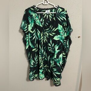 Old Navy Green Leaf Pattern Kimono